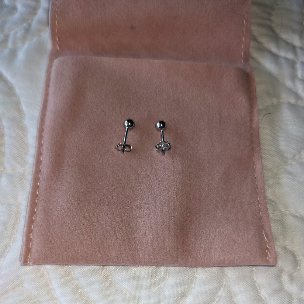 BRAND NEW Spoil Cupid .925 Sterling Silver Ball Stud Post Earrings 4MM - Picture 2 of 3